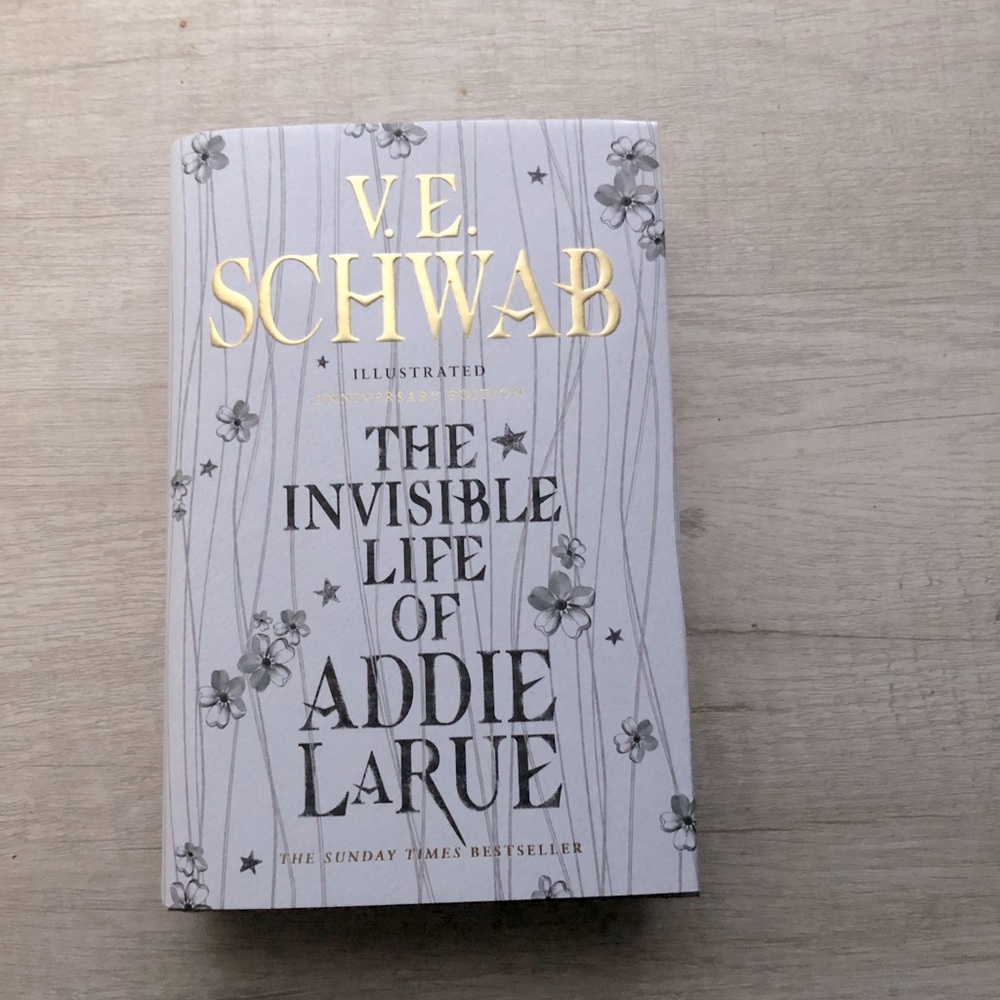The Invisible Life of Addie Larue by V.E. Schwab✨